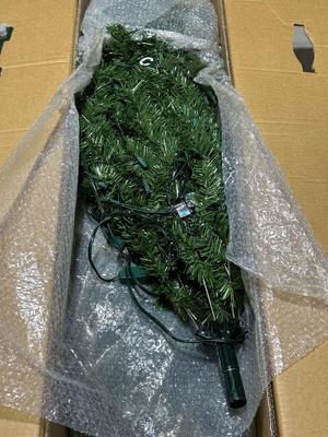 7 1/2 FOOT PRE-LIT KENNEDY FIR ARTIFICIAL CHRISTMAS TREE
