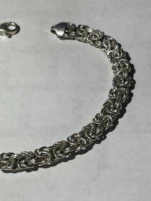 Vintage Sterling Silver 7.5" Long Byzantine Style Bracelet 6.9 Grams TW in Good Preowned Condition.