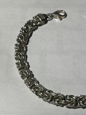 Vintage Sterling Silver 7.5" Long Byzantine Style Bracelet 6.9 Grams TW in Good Preowned Condition.