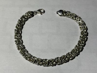 Vintage Sterling Silver 7.5" Long Byzantine Style Bracelet 6.9 Grams TW in Good Preowned Condition.