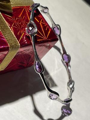 Vintage Sterling Silver 7.5" Wrist Size Amethyst Stones Bangle Bracelet 8.7 Grams TW in Very Good Preowned Condition.