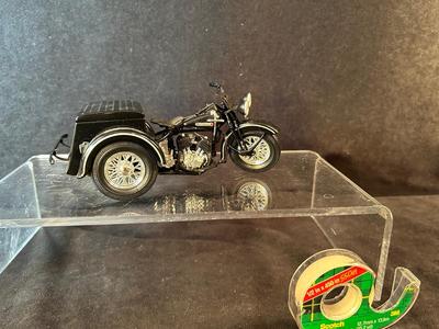 Lot 14. Replica Bank
