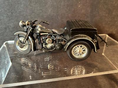 Lot 14. Replica Bank