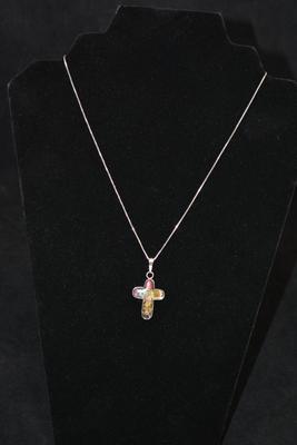 925 Sterling Box Chain w/ Flowers in Resin Cross Pendant 18”, 4.5g