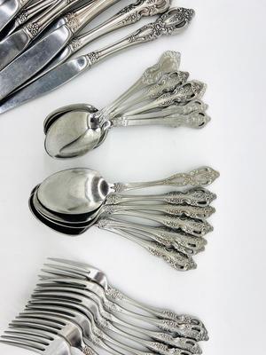 ONEIDA Flatware -48 Pieces