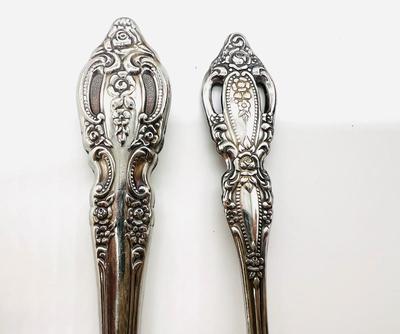 ONEIDA Flatware -48 Pieces