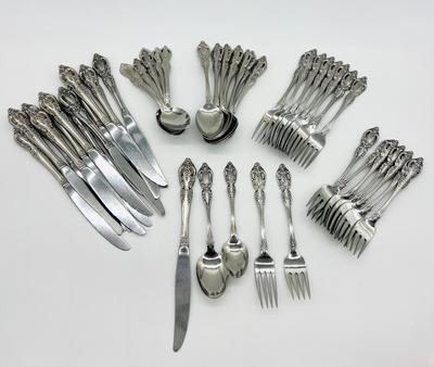 ONEIDA Flatware -48 Pieces