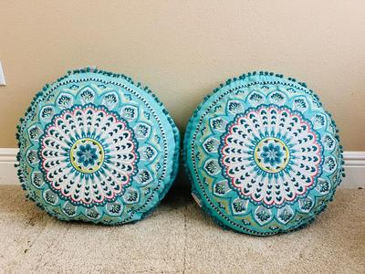 13 Decorative Accent Pillows Lot