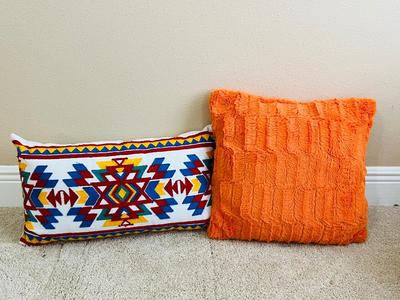 13 Decorative Accent Pillows Lot
