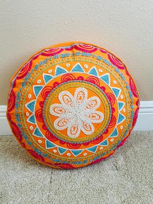 13 Decorative Accent Pillows Lot