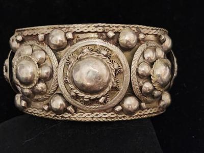 Siam Sterling Cuff