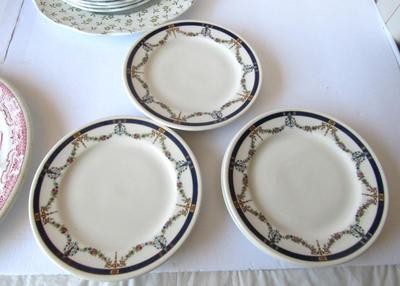 Lot of Vintage Plates: Iriquois China Grill Plate, Syracuse China Small Plates, Meakin Forget Me Not Plates