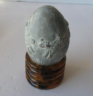 Older Isabel Bloom Heart Plaque and Lamb Theme Egg in Plastic Holder
