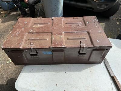 Military Metal Storage Locker w Gun Parts and Cases #121