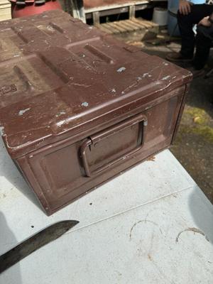 Military Metal Storage Locker w Gun Parts and Cases #121