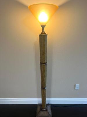 Floor Lamp *READ DETAILS*