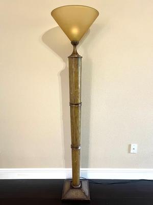 Floor Lamp *READ DETAILS*