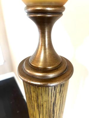 Floor Lamp *READ DETAILS*