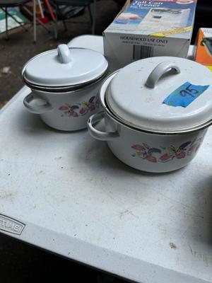 Vintage Kitchen Pots and Appliances #95