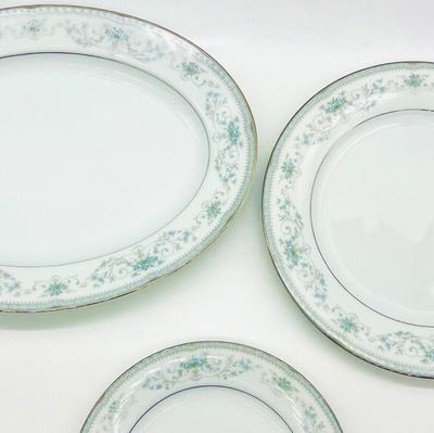 NORITAKE CHINA 6107 COLBURN PATTERN