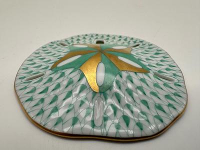 HEREND Sand Dollar, Tri-Color Aquatic