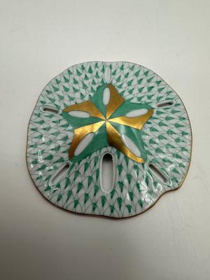 HEREND Sand Dollar, Tri-Color Aquatic