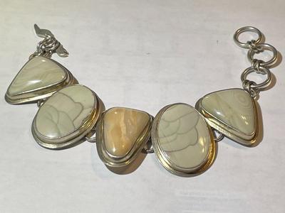 Vintage Sterling Silver Heavy Encased Agate/Stones 7-8.5" Adjustable Bracelet 77.6 Grams TW in Good Preowned Condition.