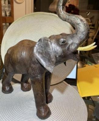 Vintage 14" x 14.25" Leather Elephant Figurine Home Decor Pre-owned from an Estate in Good Condition.