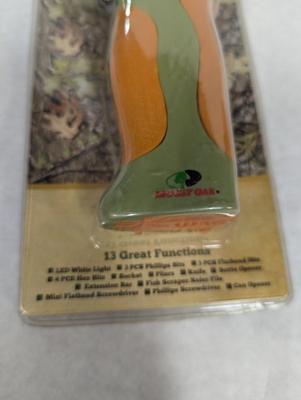 Mossy Oak Expedition Tool With Flashlight