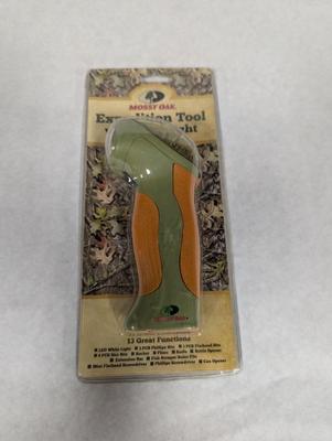 Mossy Oak Expedition Tool With Flashlight