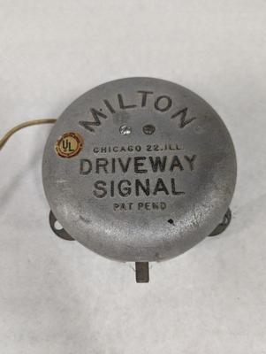 Milton Driveway Signal