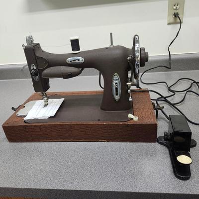 White Rotary Sewing Machine ( 1880-1883)