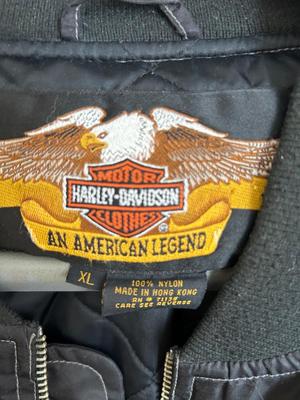 Lot B. Nylon Zipper Jacket. XL