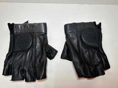 Lot J. Leather Riding Gloves sz small
