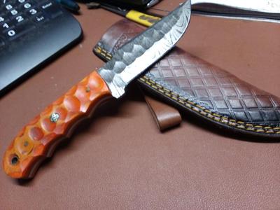 220 layered Damascus Steel knife with sheath