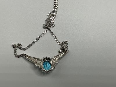 Beautiful 10K necklace w/aqua stone