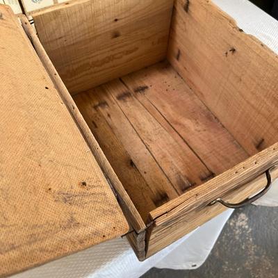 Lot 84 Seagram's whisky box