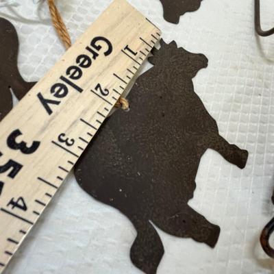 Lot 92 Cow & Horse decor