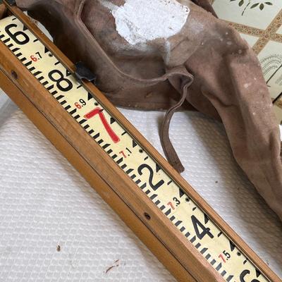 Lot 106 Lenker surveying rod