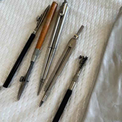 Lot 114 Drafting supplies