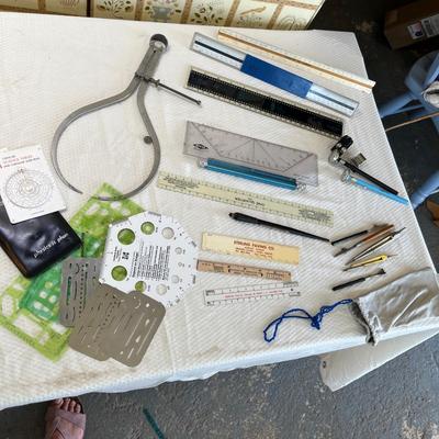 Lot 114 Drafting supplies