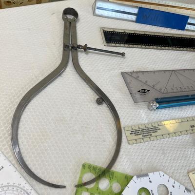 Lot 114 Drafting supplies