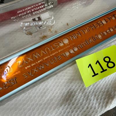 Lot 118 Lettering Stensils kit