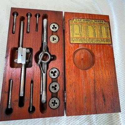 Lot 122 Tap & Die set
