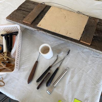 Lot 134 Painting supplies