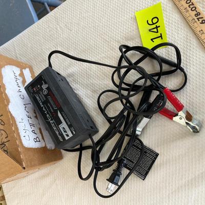 Lot 146 Battery charger