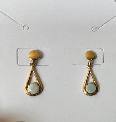 Dainty 14K PE, looks like an opal