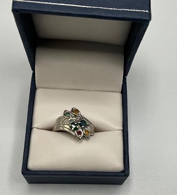 Beautiful white gold ring size 6 stamped 14K