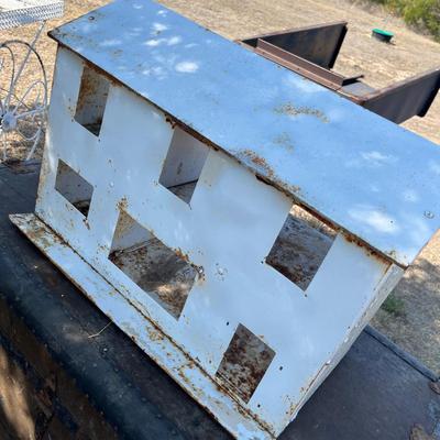 Lot 166 Vintage doll house