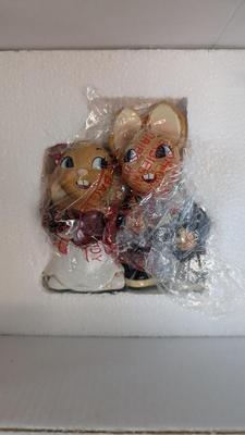 New Open Box Pendelfin Bride and Groom w/ Keepsake Box